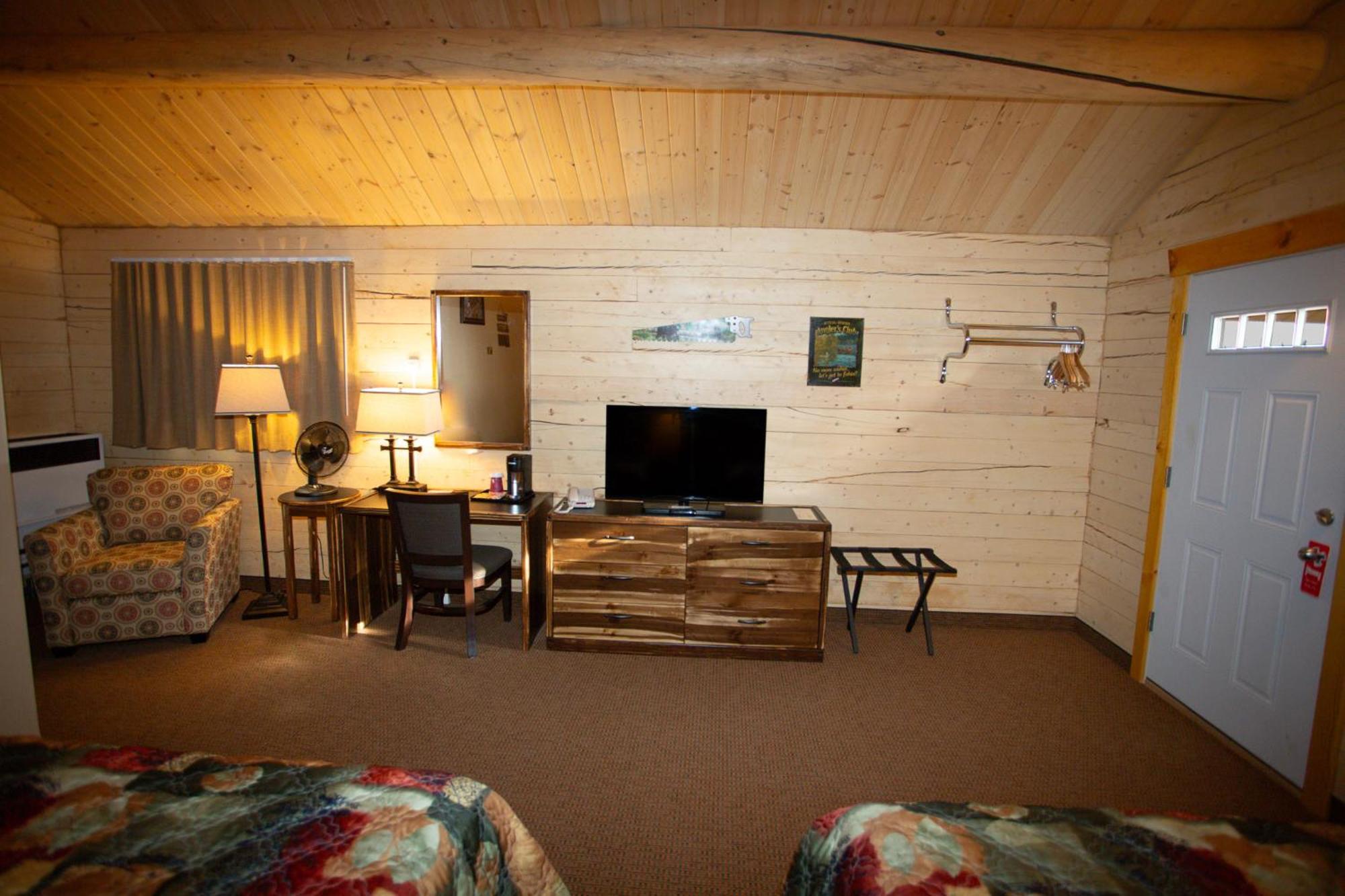 Young'S Motel Ток Екстериор снимка