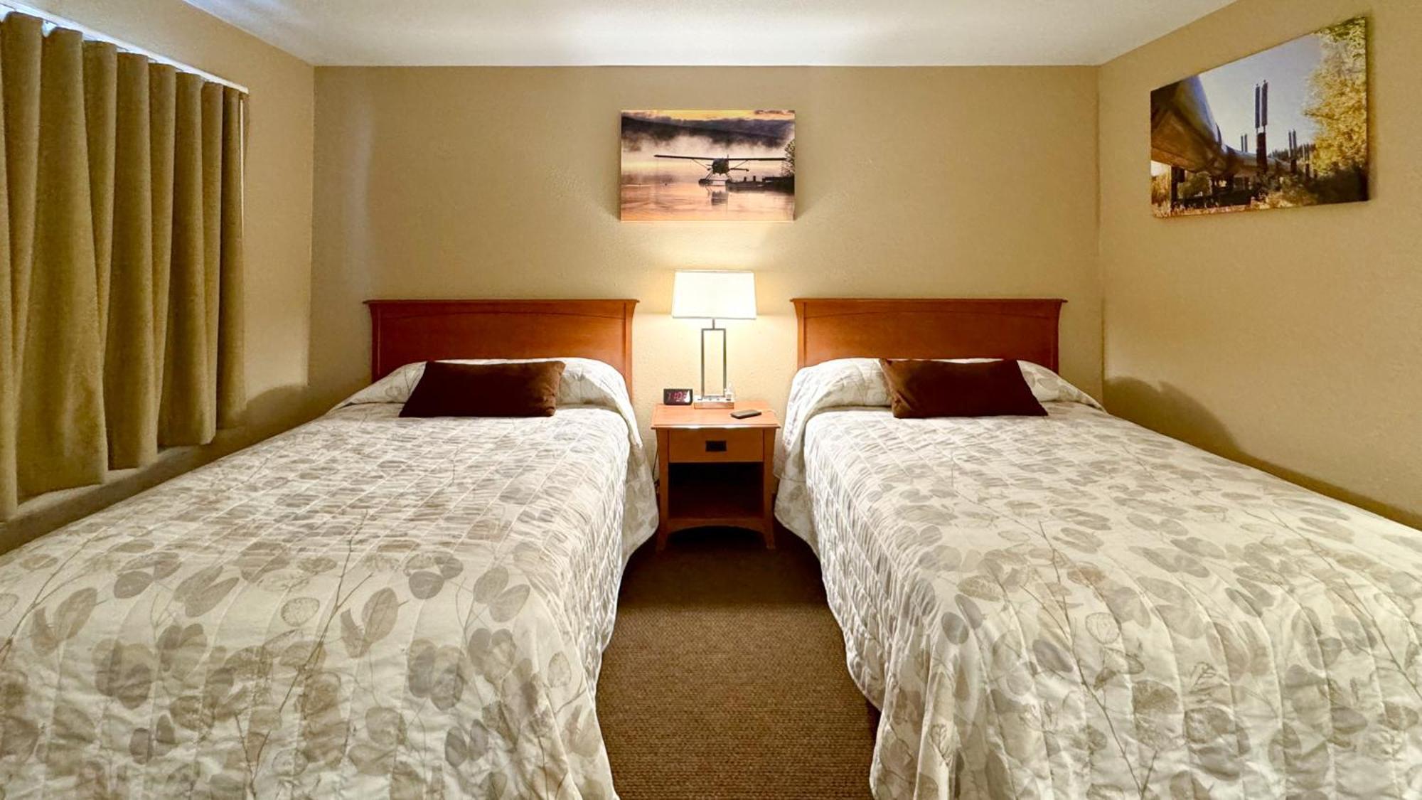 Young'S Motel Ток Екстериор снимка