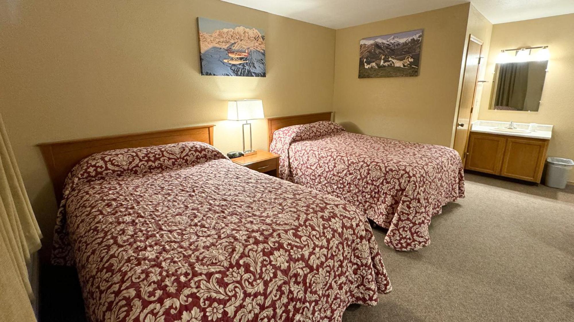 Young'S Motel Ток Екстериор снимка