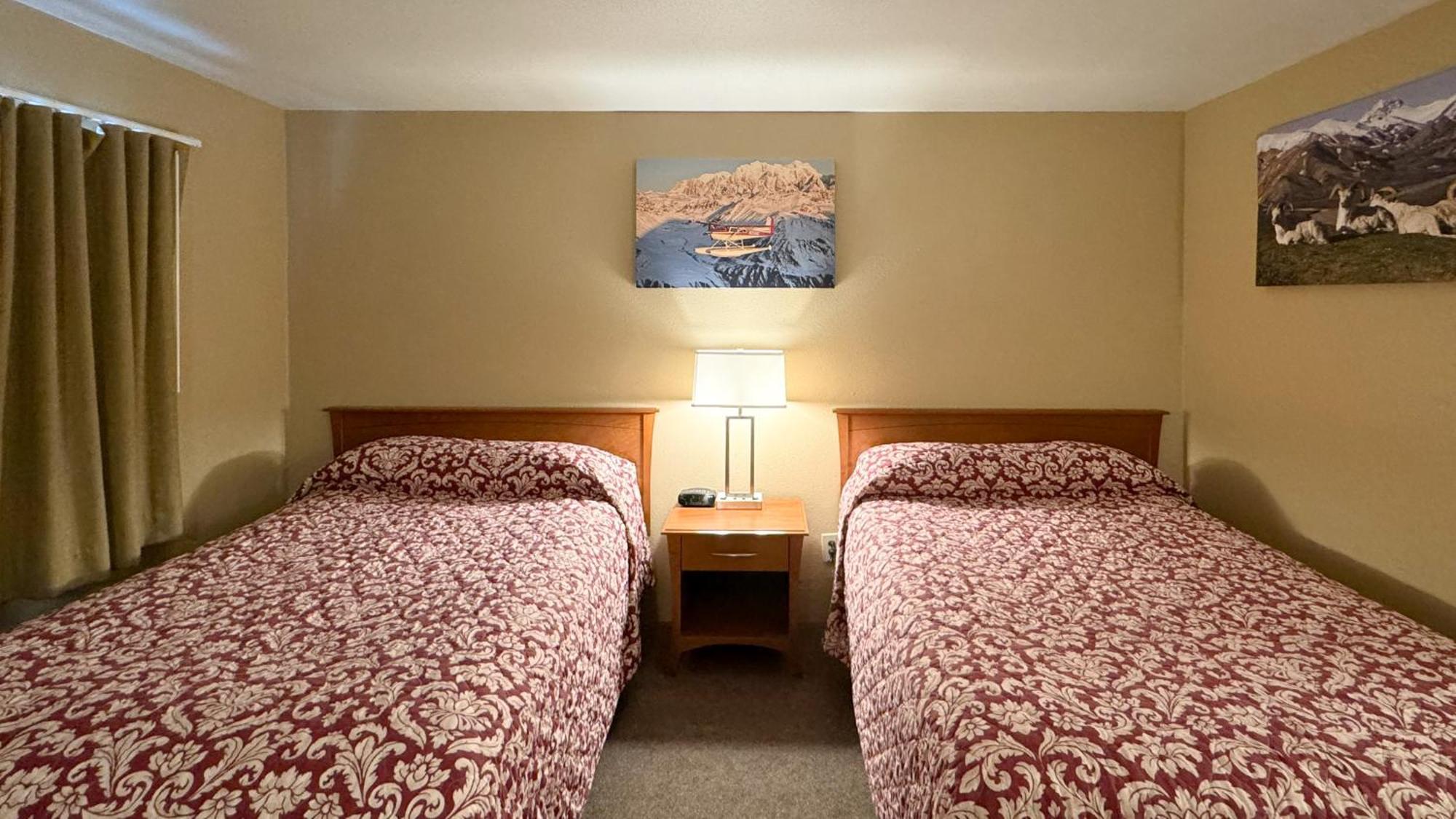 Young'S Motel Ток Екстериор снимка